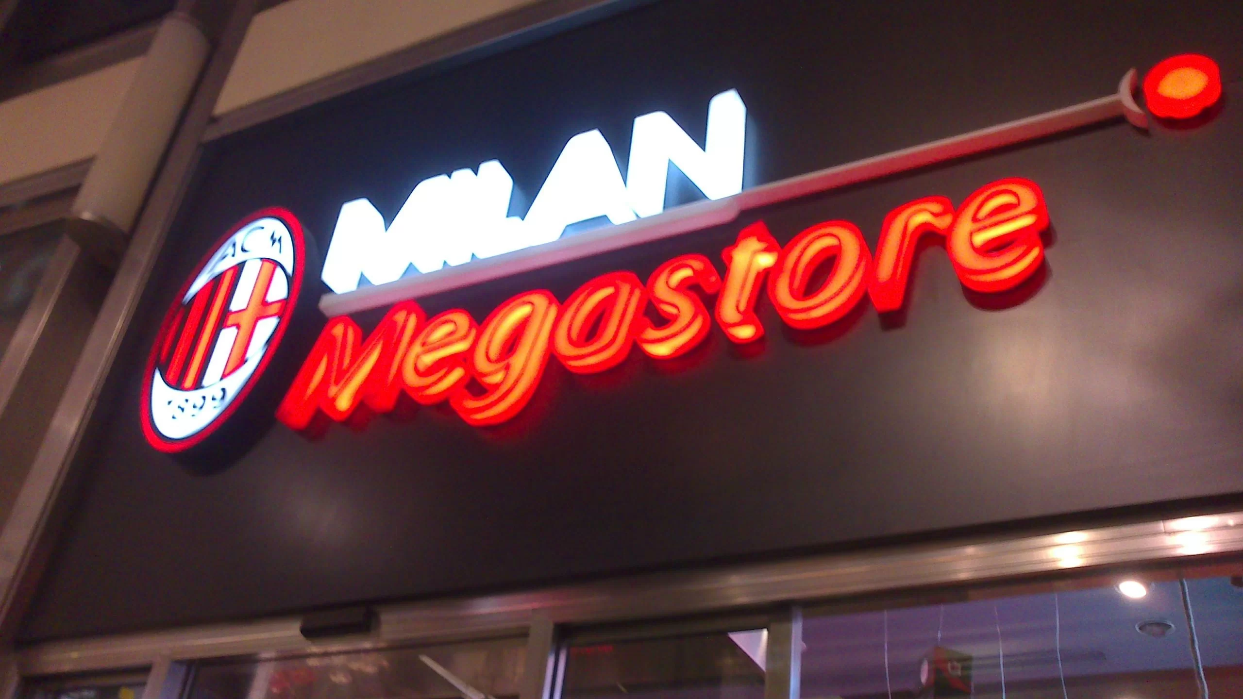 Milan MegaStore con Poli, Donnarumma e Calabria: tutte le info per partecipare