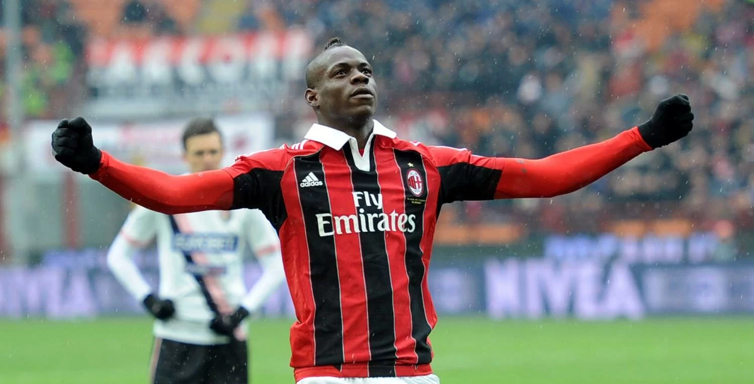 <i>“Balotelli a cresta alta”</i>, la biografia di Supermario: “Ma il mio cuore è bianco come quello degli altri?”