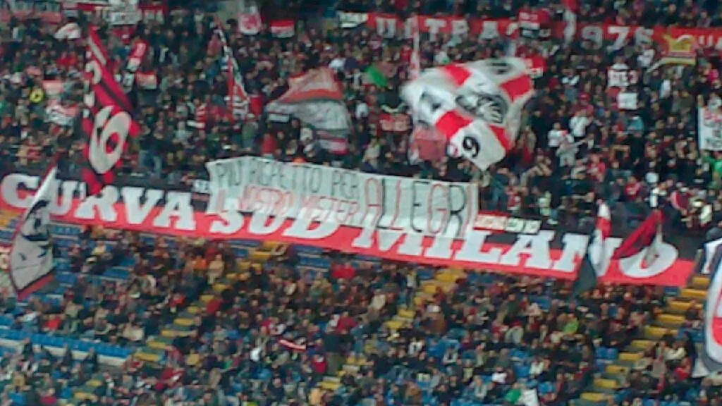 Giudice Sportivo, multa di 8mila euro ai rossoneri per i cori contro Zanetti. Glik salterà Milan-Torino