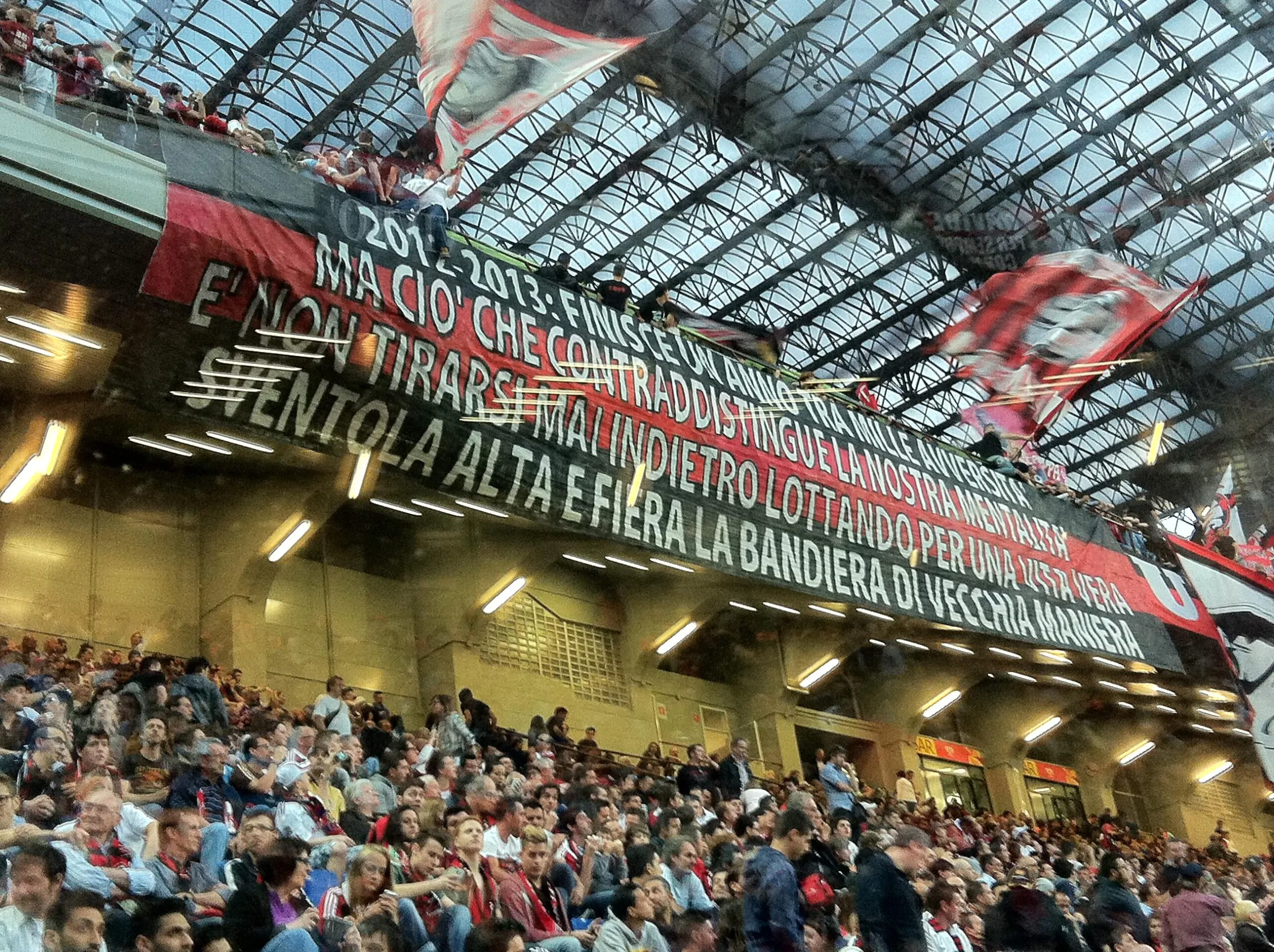 Il comunicato della Curva Sud: “La vergogna dell’Italia siete voi!”