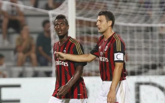 Trofeo Tim, cori razzisti verso Constant: la procura federale ha aperto un fascicolo. Galliani: “Ma non si può uscire dal campo”