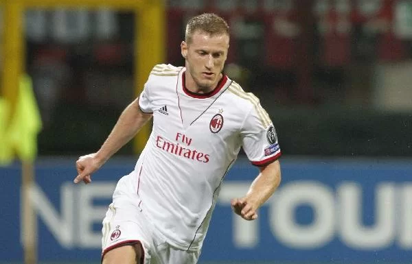 CALCIOMERCATO/ Milan, il PSG torna alla carica: tutto su Abate