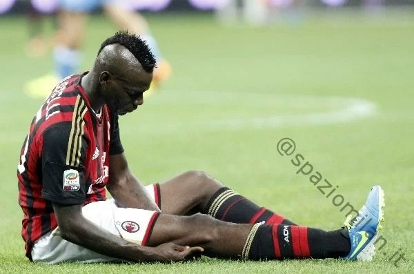 UFFICIALE/ Arriva la squalifica per Balotelli: salterà 3 giornate! Chiusa la Curva Sud, il Milan farà ricorso