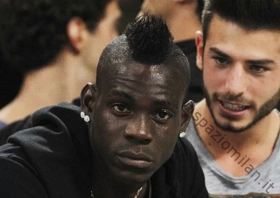 Brescia, incidente d’auto per Mario Balotelli