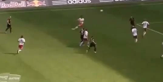 VIDEO/ La nuova tattica: fischio d’inizio e in otto subito nell’area avversaria. Ecco il gol del Lipsia!