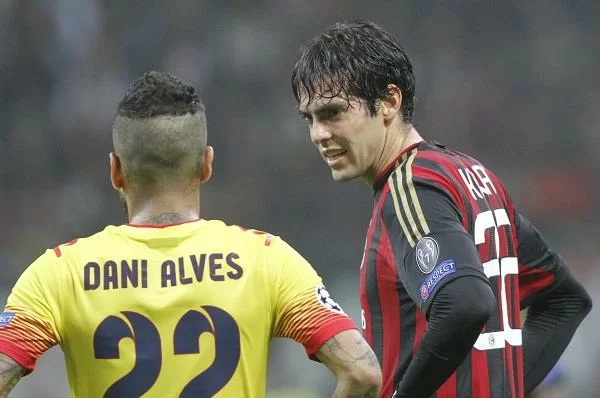 Twitter, Alves smentisce lite con Bonucci: “Non gettate m…. se non sapete cos’è successo”