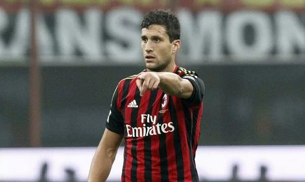 Ex Milan, Silvestre rinnova con la Samp fino al 2019