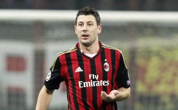 Bonera: “Questo Milan vale di più. Seedorf allenatore è un’incognita. Prandelli? Sa dove trovarmi…”