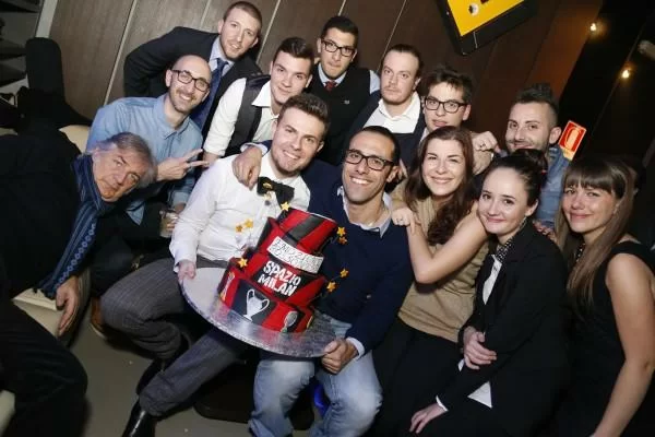 L’emozione rossonera non finisce mai: Buone Feste dalla grande famiglia di <i>SpazioMilan.it</i>!