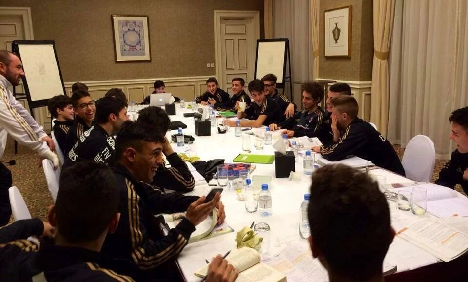 SM RACCONTA/ Gli Allievi I/II Divisione e la vita in Qatar: pallone, libri e l’attesa per l’Auxerre