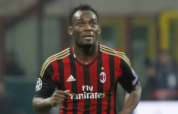 SM FOTO ESCLUSIVA/ Essien, relax in via Montenapoleone