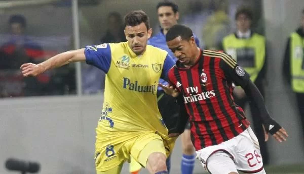 Ex rossoneri, il Cagliari pensa a Urby Emanuelson