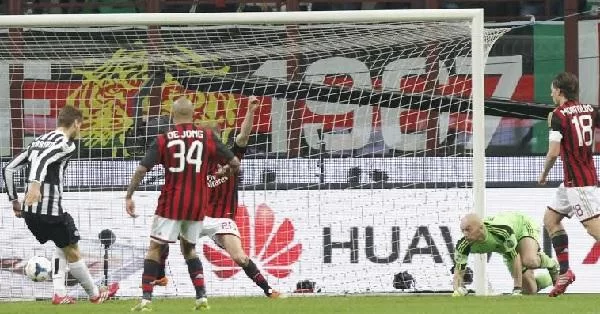 Llorente: “Fortunati a non subire, partita tosta”