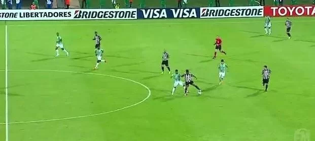 VIDEO/ Ronaldinho regala ancora magie: ecco l’ultima in Libertadores