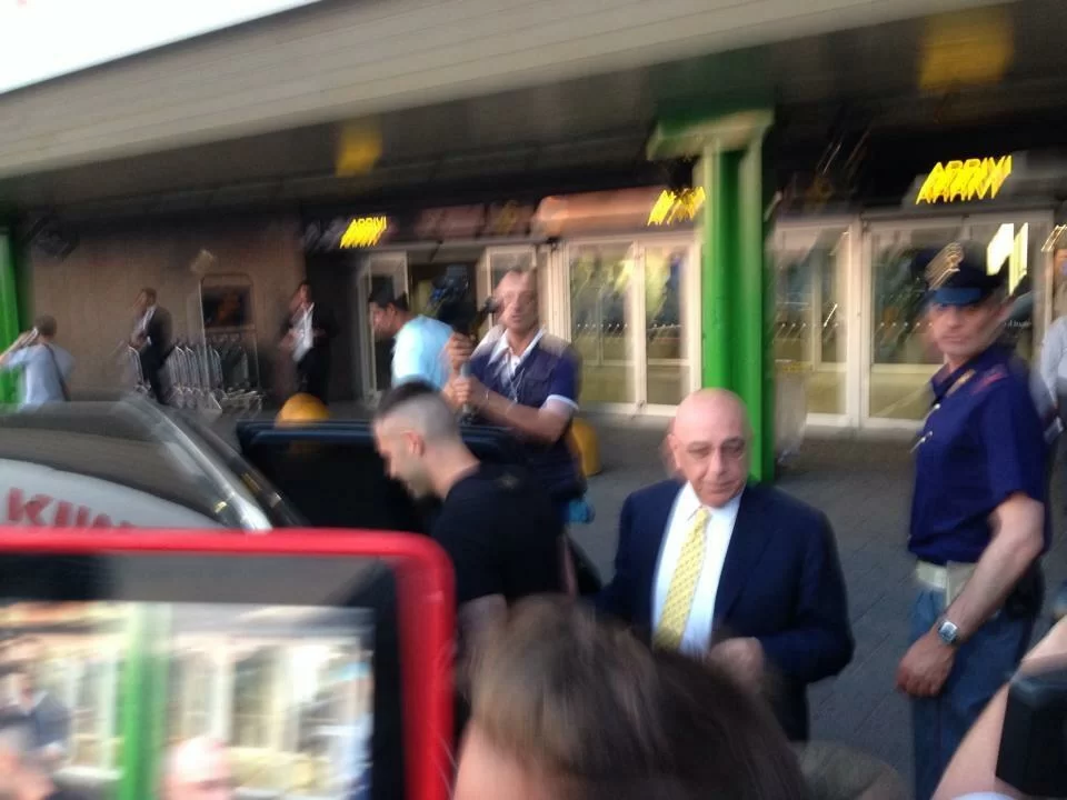 Menez a Linate: “Sono felice, ho scelto il Milan perché è una grande squadra”