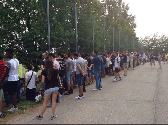Milanello, circa 1500 persone assistono alla partitella