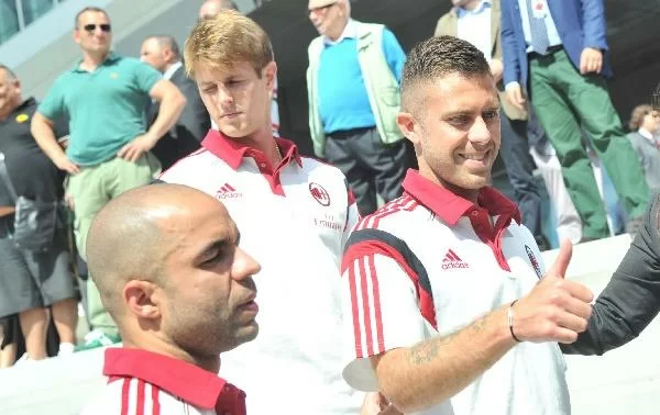 <i>Milan Channel</i>, Menez corre verso il Chivas