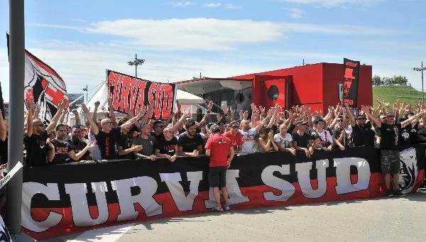 Il comunicato della Curva Sud: “Saremo una bolgia durante il derby”