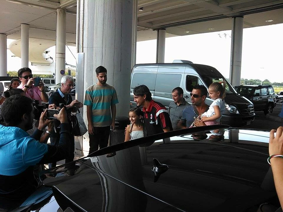 SM FOTO/ Per Inzaghi foto coi fans prima di lasciare la Malpensa