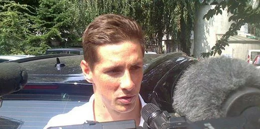 SM VIDEO/ Torres, sorrisi e autografi coi tifosi rossoneri