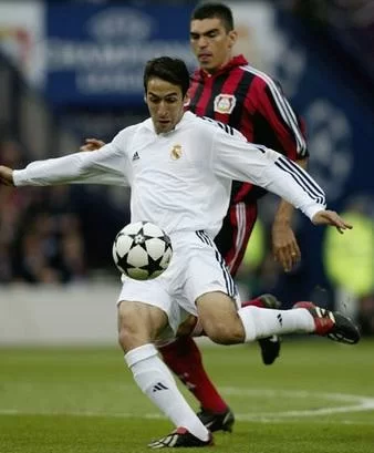 Puyol e Raul promuovono il Milan: “Fatto un mercato pazzesco”