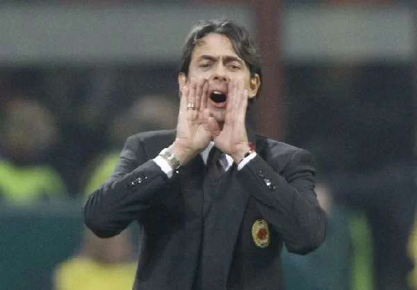 Clamoroso Inzaghi, urla “indegni” alla squadra. Ma qualcuno gli risponde: “Tu non sei all’altezza”. Berlusconi voleva esonerarlo…