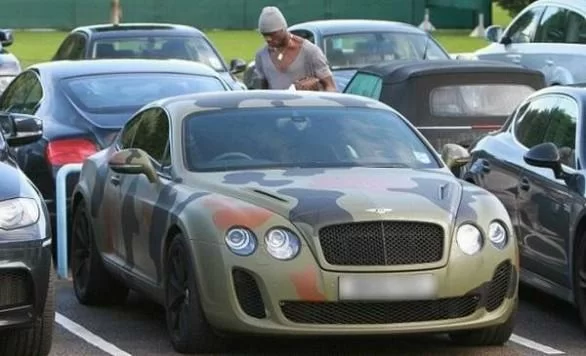PHOTOGALLERY – Tra multe ed incidenti, tutte le Supercar di Mario Balotelli
