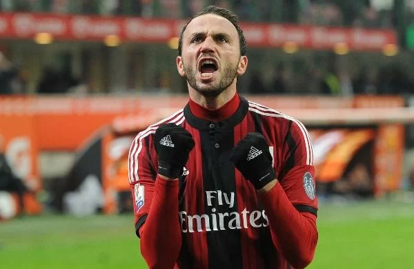 <i>Pazzo</i> d’addio, si fa sotto la Juve. E così Destro vede il Milan…