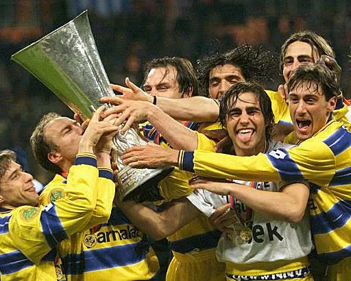 FOTOGALLERY – Dai fasti della doppia Uefa fino ad un lungo momento buio, ecco il Parma di venti anni fa