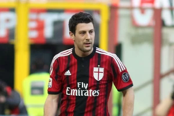 Bonera: “Sono sempre tifoso del Milan, con il tempo torneranno le soddisfazioni”