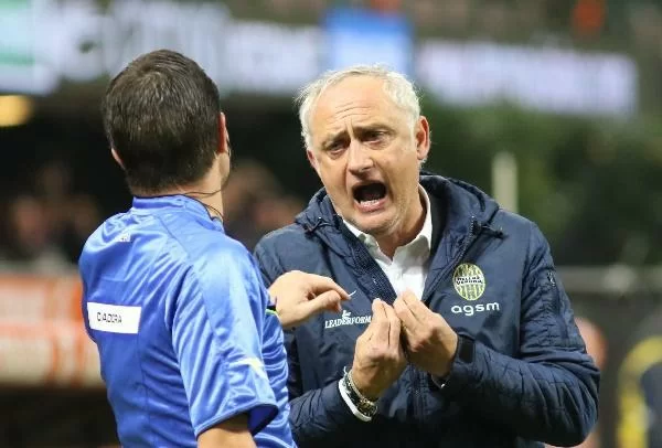 Mandorlini: “Sogliano al Milan? Non ne so nulla. E’ un grande direttore sportivo”