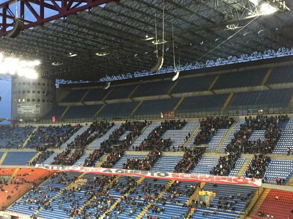 Protesta momentaneamente sospesa: Berlusconi accoglie una piccola delegazione di tifosi