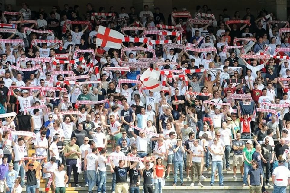 Al cuor non si comanda, spunta il contratto <i>pre matrimoniale</i> con clausola “da stadio”