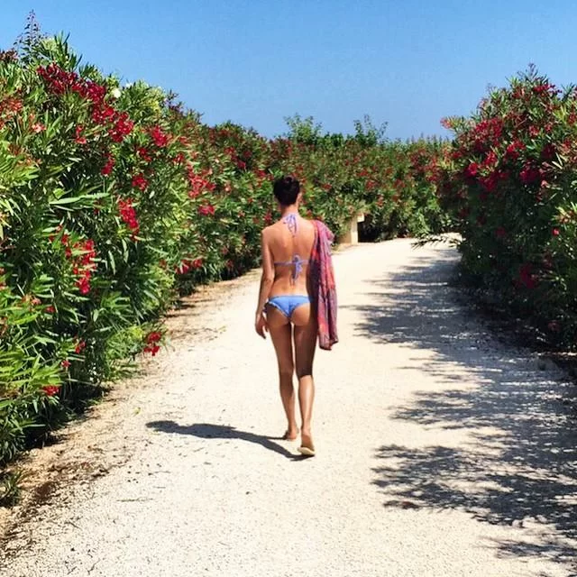 PHOTOGALLERY – Prova costume superata per lady Montolivo: ecco a voi Cristina De Pin