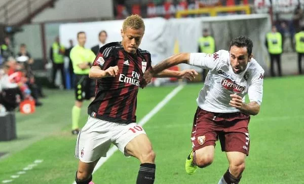 Milan-Torino, i rossoneri in campo con una maglia speciale
