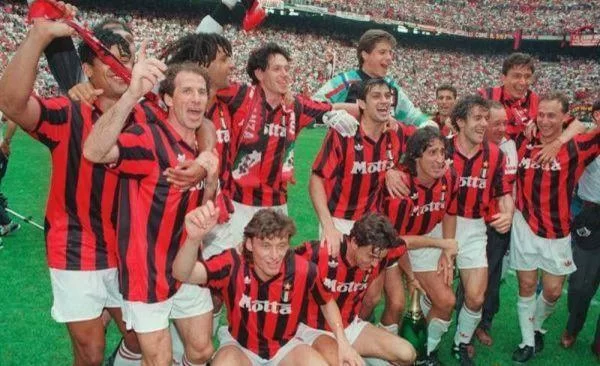 Siamo stati, siamo e saremo una squadra di diavoli. I nostri auguri al Milan