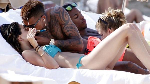 EXCLUSIVE: Schalke 04's Kevin Prince Boateng and girlfriend, Melissa Satta, enjoy holidays in Ibiza