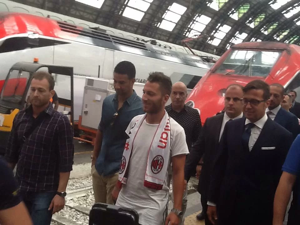 SM PHOTOGALLERY/ Bertolacci a Milano, tutte le immagini del suo arrivo