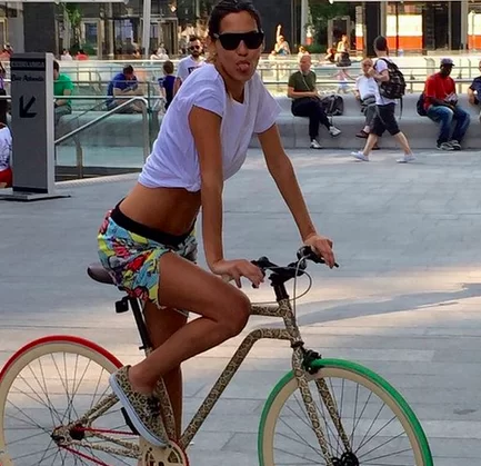 FOTOGALLERY – Splendida Debora Salvalaggio: è già arrivata l’estate per lei