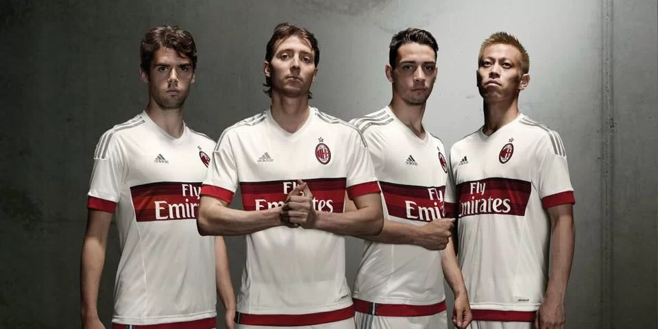 La seconda maglia rossonera 2015/2016: oggi la presentazione nel derby