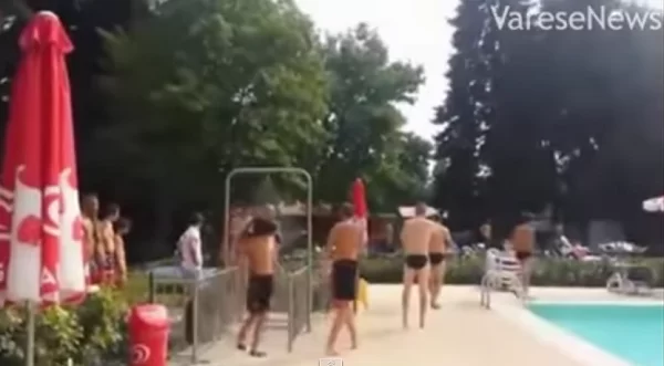 VIDEO – “Tutti fuori, bisogna far spazio ai giocatori del Milan”. Lo spiacevole episodio in una piscina di Varese