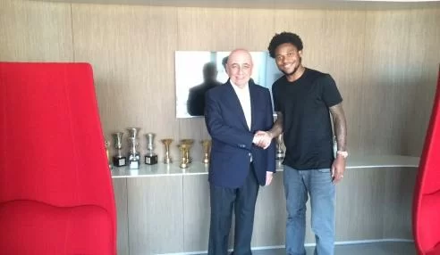 UFFICIALE/ Luiz Adriano è un nuovo giocatore del Milan