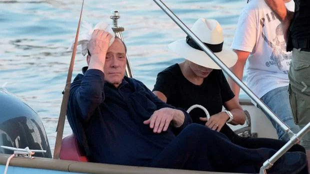 Piccolo incidente per Berlusconi in Costa Azzurra