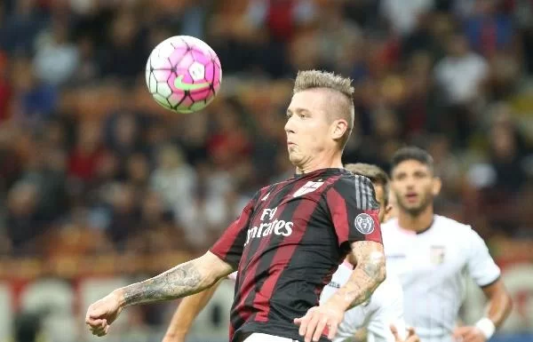 Kucka si carica prima della Germania: “Mai mollare”