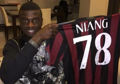 Niang su <i>Twitter</i>: “La riabilitazione procede molto bene, presto in campo. Credo nel terzo posto”