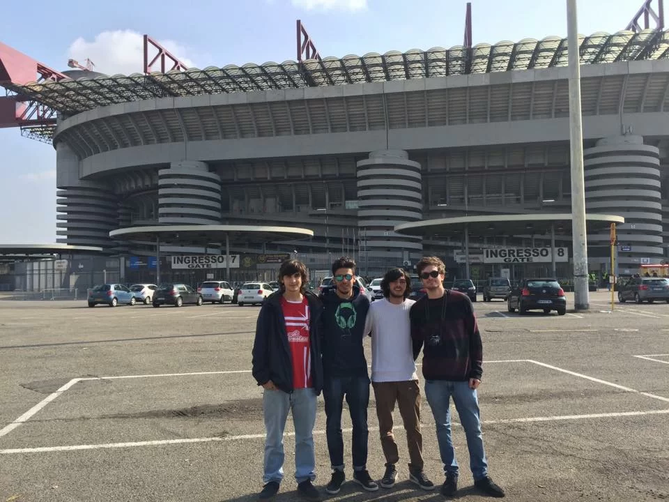 Tutti gli stadi italiani in tre giorni: la pazza avventura di quattro liceali
