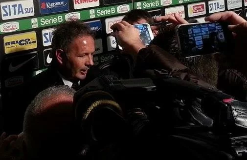 Mihajlovic a <i>SM</i>: “Sempre meglio vincere, abbiamo giocato bene. 4-4-2? Modulo di riferimento, ma sabato sarà ancora 4-3-3. Locatelli il migliore. Su Berlusconi…”