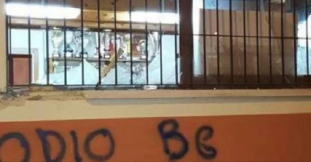 Bomba nella sede di un club in provincia di Brescia. Il motivo? Una collaborazione con l’Atalanta…