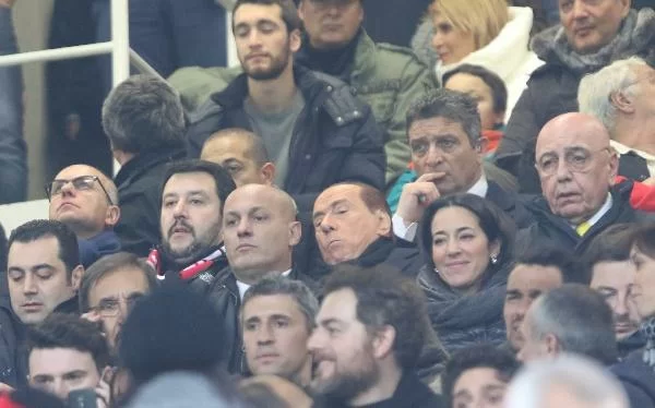 SM FOTO/ Berlusconi e Salvini insieme in tribuna per il derby