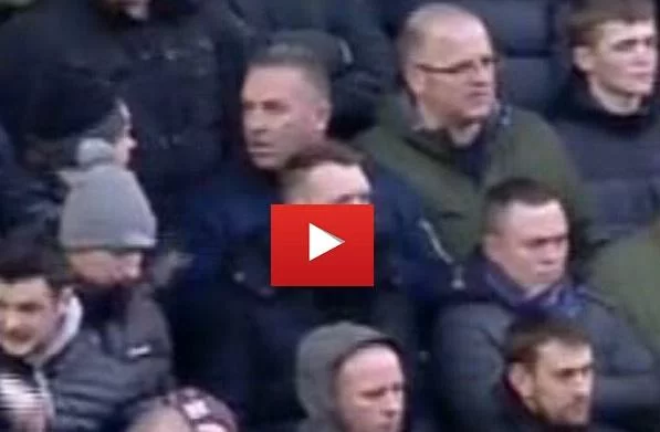 VIDEO/ Lo United supera il Liverpool, scoppia la gioia dei tifosi: ma nel settore ospiti ci sono tre Red Devils!